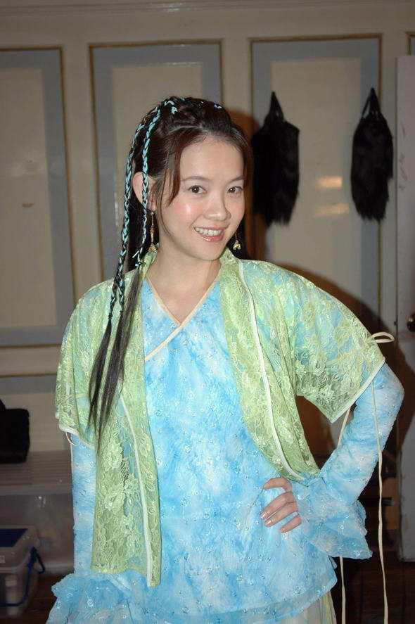 曾誌偉女兒曾寶儀,至今四十五歲未婚,竟然是因為家庭看透了婚姻!