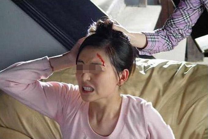 老婆沒落紅，俺扇她耳光趕她走，第二天她拿三張紙來，俺癱在地上