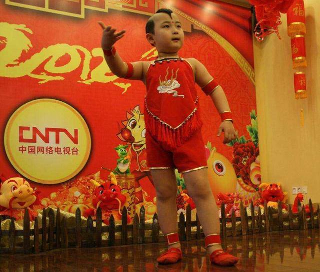 當年紅透半邊天的小童星，如今有的落魄到無人知，而他卻已經離世！