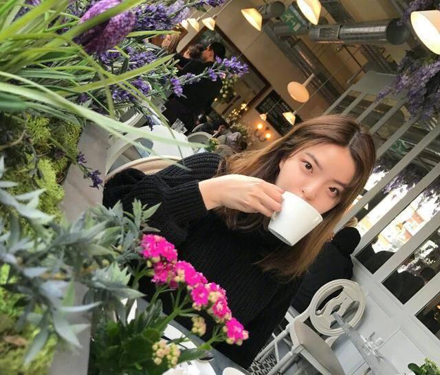 19歲擁有55億身價，娛樂圈都不敢惹她，就連成龍都不敢搭她的肩!