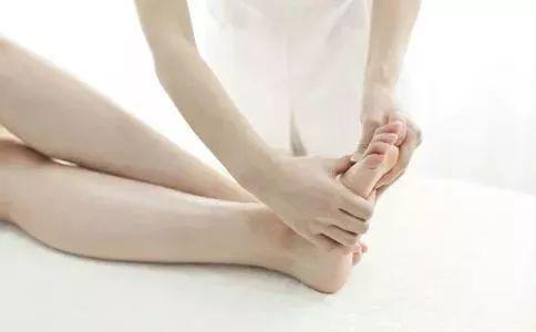 泡腳雖好，但是這6種人不能隨便泡！