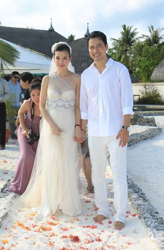 同樣是43歲，林心如皮膚松弛很顯老，而她保養得像個水靈的小姑娘