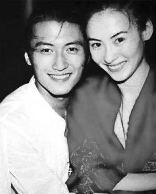 港媒稱謝霆鋒與張柏芝疑復婚，謝賢的態度謝霆鋒的回答可見端倪