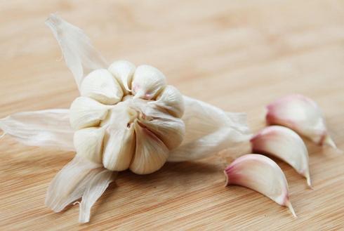 大蒜遇上綠豆，效果太神奇了，可惜多數人不會吃