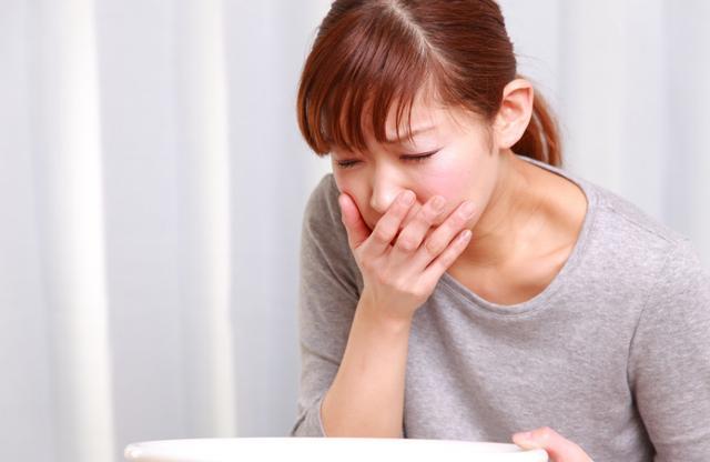 幽門螺桿菌纏上胃，身體會出現4個症狀，做3件事及時調理！