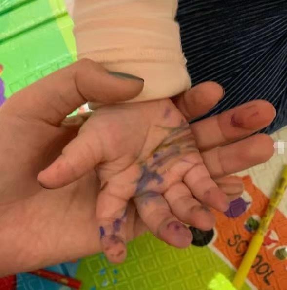 孫怡曬女兒近照變身熊孩子，老公董子健或許上輩子拯救了銀河係吧！