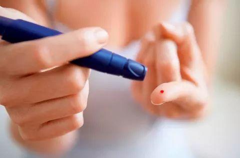 泡腳雖好，但是這6種人不能隨便泡！