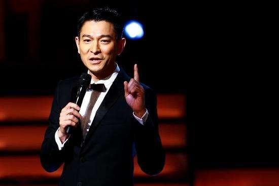 劉德華？成龍？原來這些明星的名字，都不是他們的原名