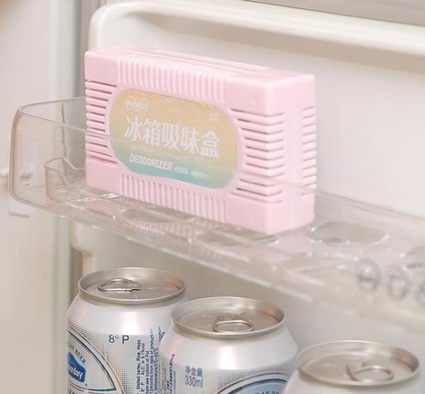 冰箱塞太多雜亂又串味！聰明媽媽只用「一招」，再亂再難聞，都能讓它立馬像新買來的一樣 !