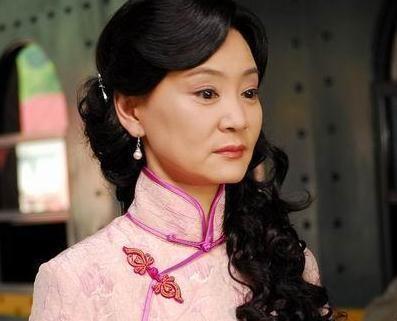 她是五朵金花之一,遭渣男拋棄流產終身不孕,今丈夫跳樓孤獨一人