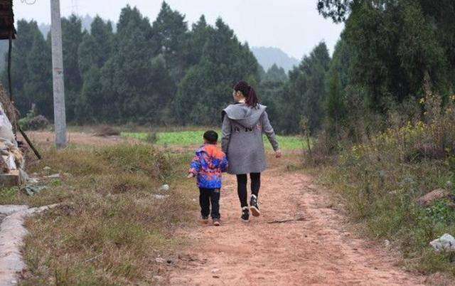 二胎終於生了兒子，婆婆笑得合不攏嘴，老公卻一天沒理我