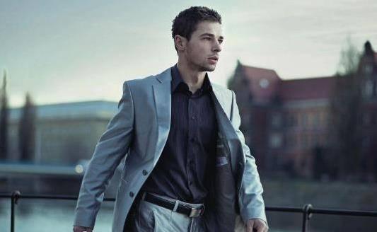 男人是否有出息，不是看他的錢包，而是看身上有無這5個特質