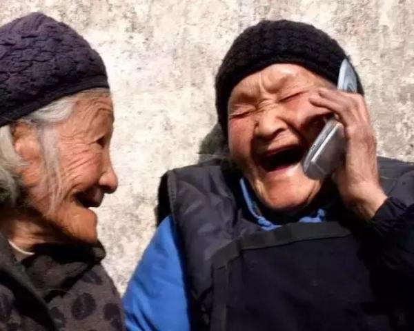 如果有一天,生你養你的兩個人走了...就再也沒有誰會一生一世把你放在心上了