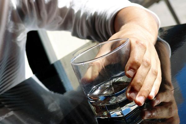 喝水多尿會多，為何有些人喝很多水，卻很少上廁所？