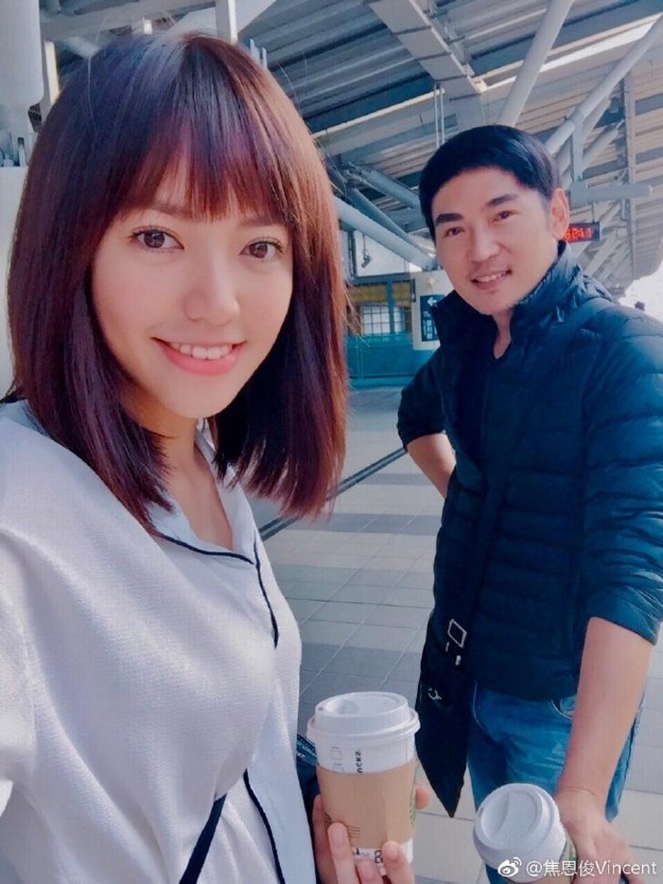 焦恩俊為了女兒捨棄「億萬家產」淨身出戶，如今迎娶「舊愛」的朋友， 一家人「顏值」都讓人無話可說....