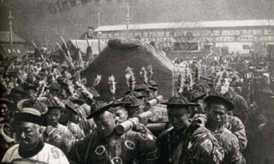 慈禧死亡背後藏有大秘密，因遊覽萬牲園，拿了一件不該拿的怪東西