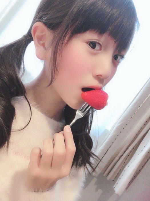 小六長這樣合理嗎！12歲櫻花妹舞台唱跳...「水汪大眼」萌度破表！鄉民全暴動：想犯罪惹