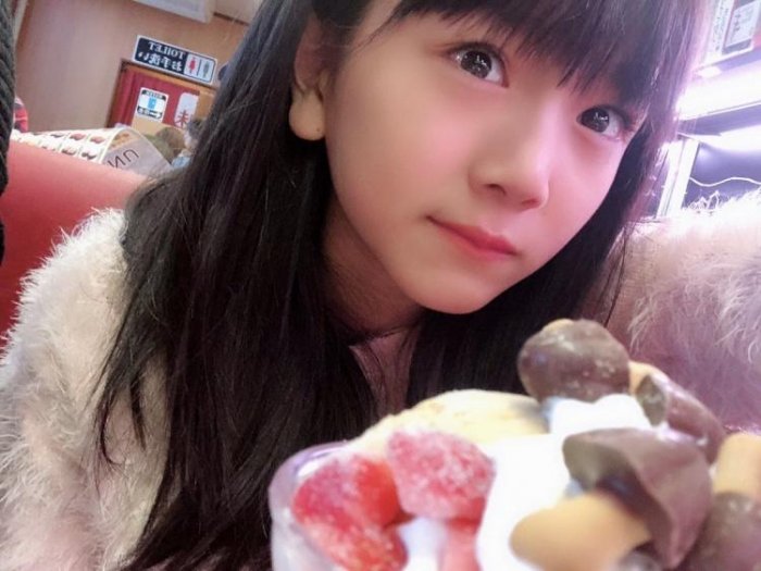 小六長這樣合理嗎！12歲櫻花妹舞台唱跳...「水汪大眼」萌度破表！鄉民全暴動：想犯罪惹