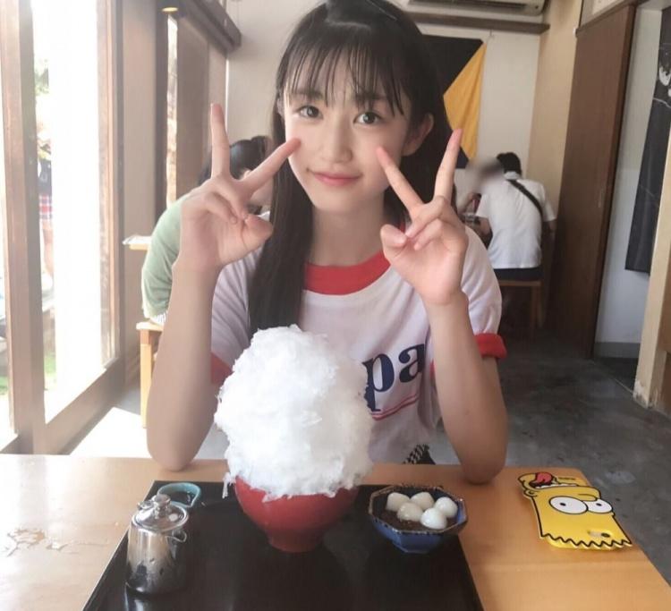 心動的人都先羈押！小學生PO照曬「超齡網襪穿搭」超可愛..未成年辣妹引萬人瘋狂！